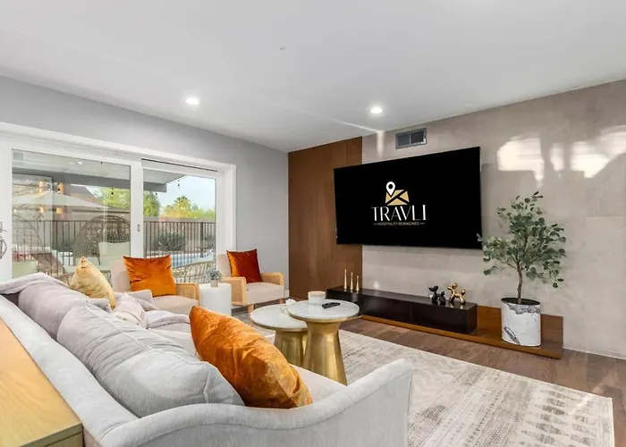 Corrine Family Oasis With Heated Pool & Putting