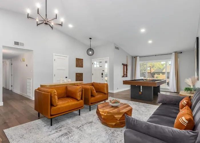 Corrine Family Oasis With Heated Pool & Putting