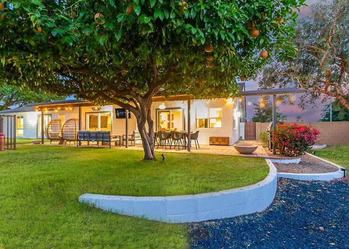 Corrine Family Oasis With Heated Pool & Putting Holiday home Phoenix