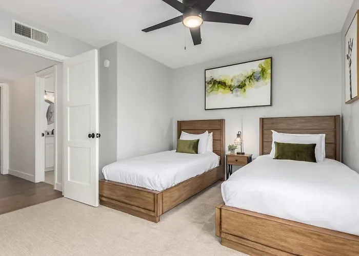 Corrine Family Oasis With Heated Pool & Putting