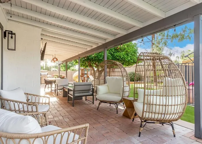 Corrine Family Oasis With Heated Pool & Putting
