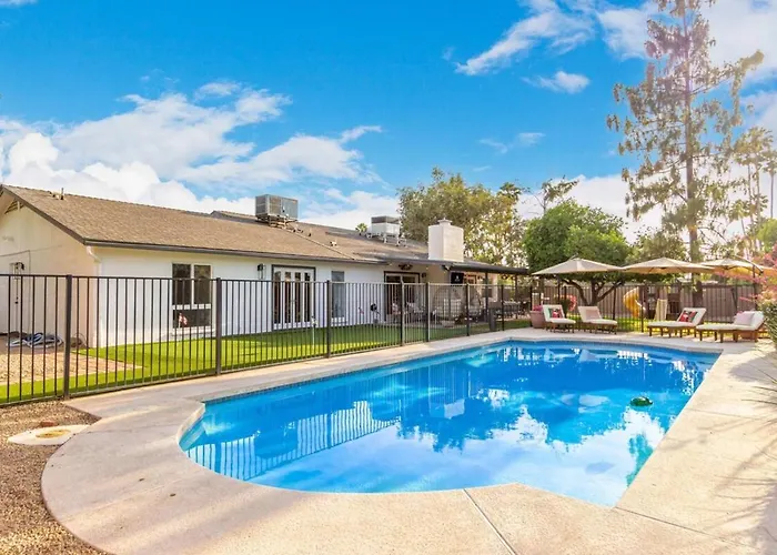 Holiday home Corrine Family Oasis With Heated Pool & Putting *