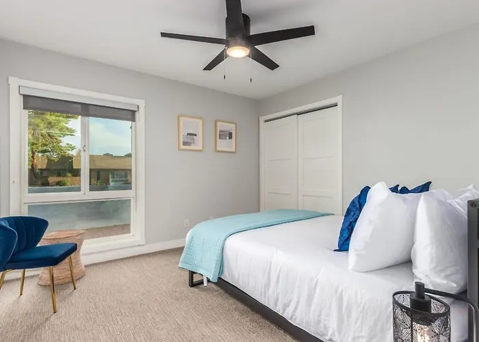Corrine Family Oasis With Heated Pool & Putting Holiday home