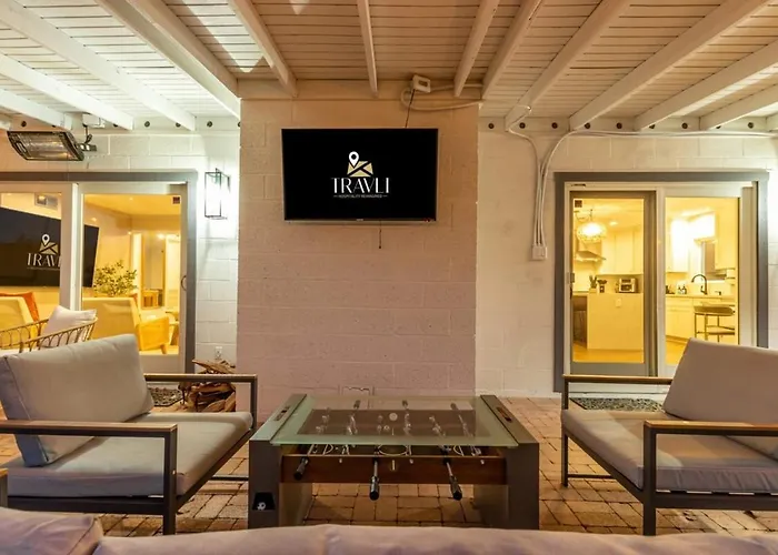 Corrine Family Oasis With Heated Pool & Putting